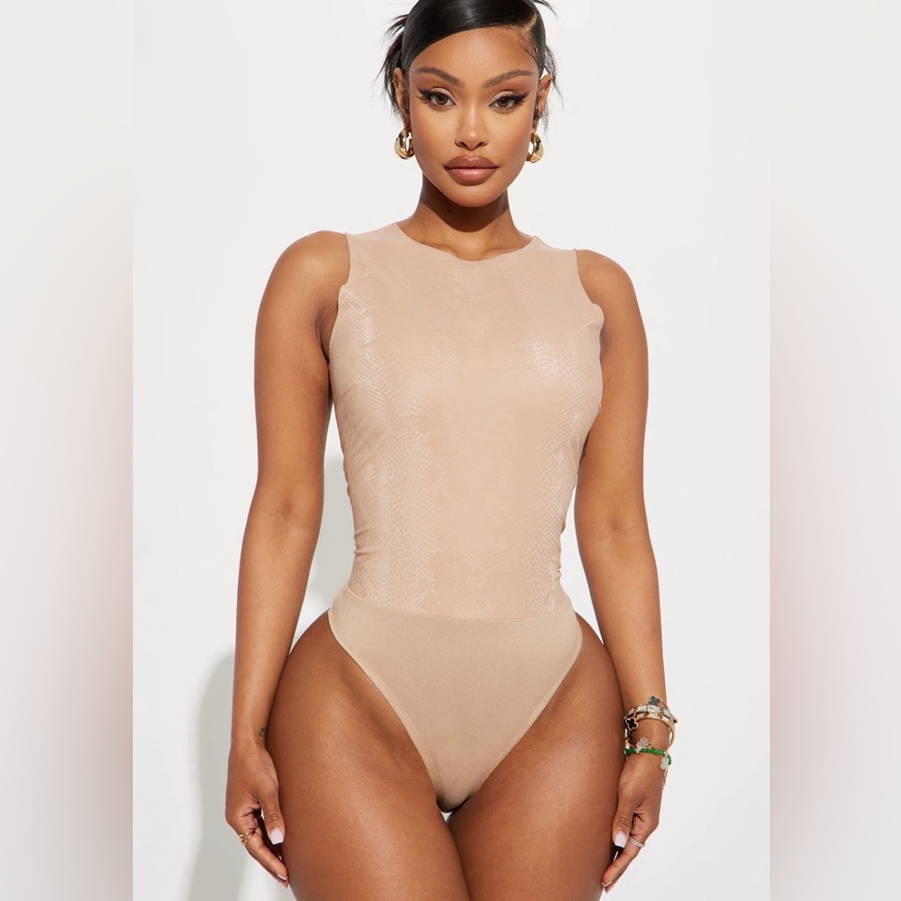 NWT Fashion Nova Know Your Lies Bodysuit XS